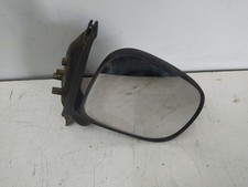 Retroviseur droit (ou coque) Nissan SERENA
