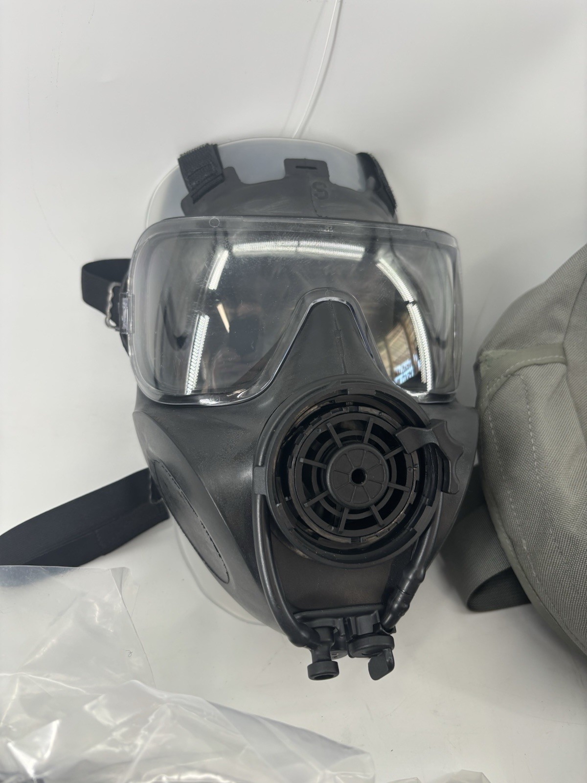 Complete Avon FM53 M53 Gas Mask Air Purifying Respirator Small 2 Filters