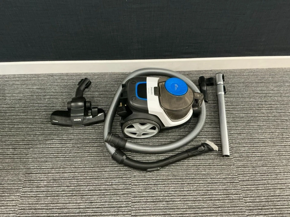 Philips bagless vacuum cleaner PowerPro Compact, 900W, 1.5 L (UK Plug) - Image 2 of 4