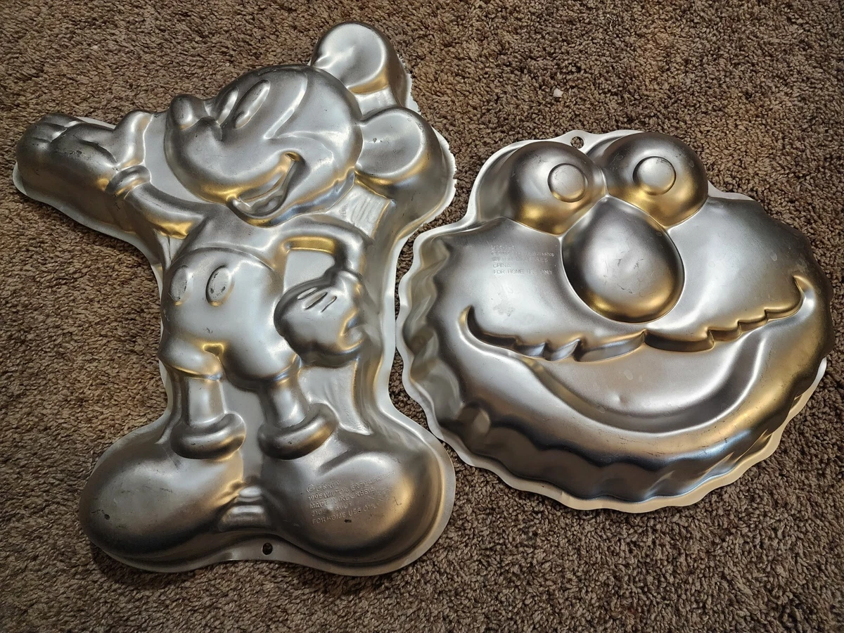 Wilton character cake pans top