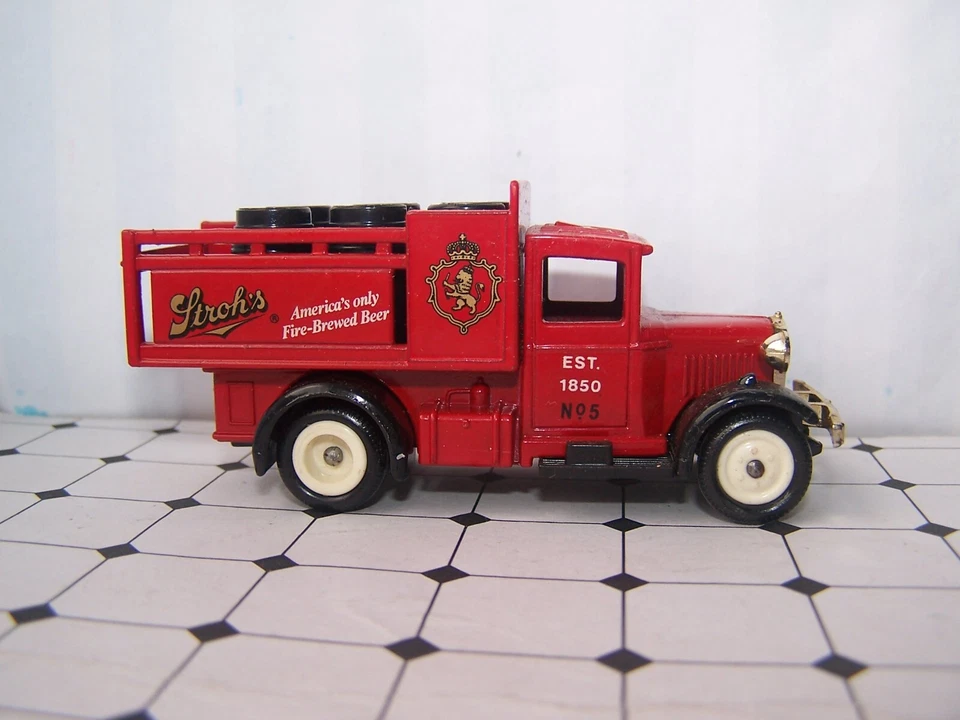 LLEDO, FORD STAKE VAN, STROH'S BEER, LIMITED EDITION, DIE CAST MODEL, VINTAGE - Image 2 of 4