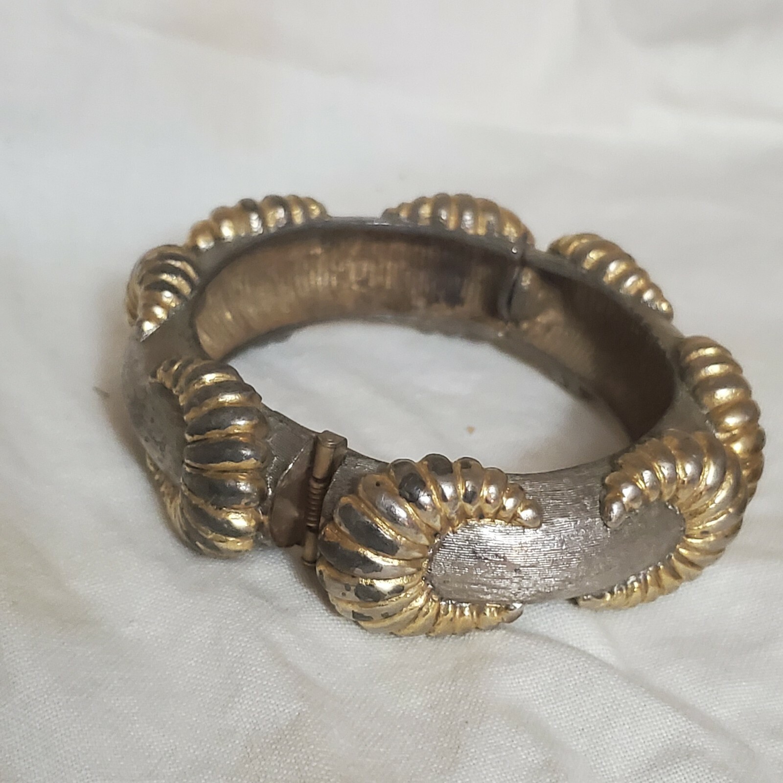 60s KJL Kenneth Jay Lane Satin Two Tone Mogul Mug… - image 4