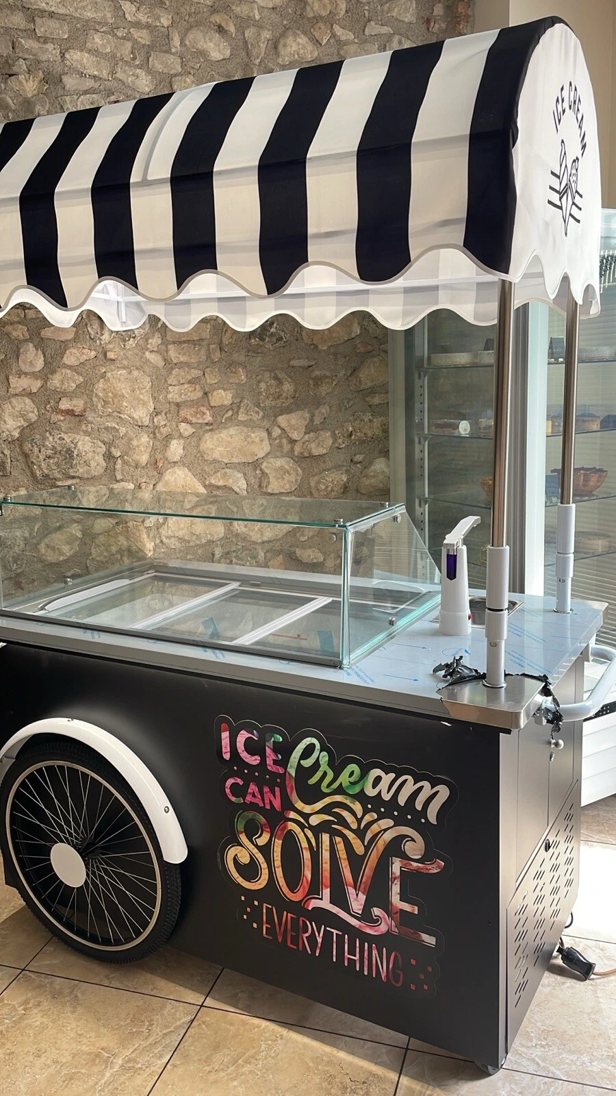 Foto 2 di 2