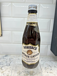 RARE MONARCH TOMATO CATSUP ORIGINAL LABELS CAP & CONTENTS CHICAGO ILL.