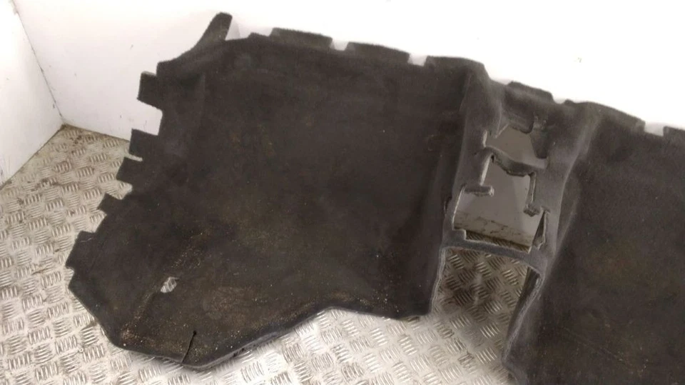 Alfombra interior trasera gasolina 110 kW BMW Z4 E85 Cabriolet 2006 2.0 Foto 3 de 4