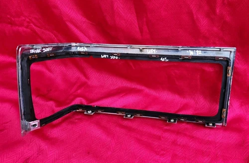 1990 91 92 CADILLAC FLEETWOOD BROUGHAM RWD DRIVER SIDE LH HEADLIGHT BEZEL TRIM - Picture 10 of 13