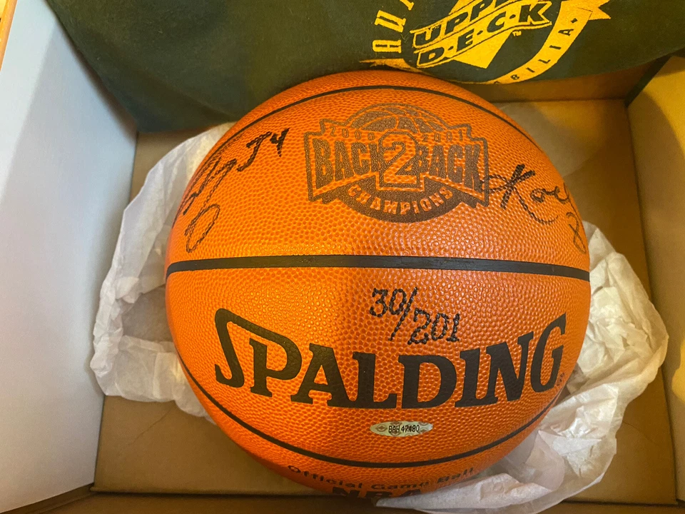 Kobe Bryant Shaquille O'Neal UDA Upper Deck Signed Autograph B2B Basketball /201 - Image 2 of 4