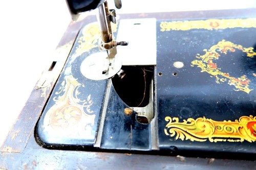 Antique 1928 SINGER Model 128 Sewing Machine with Bendwood Case Electric ~ WORKS - Picture 13 of 20