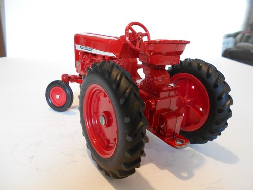 Vintage 1969 Ertl 1:16th Scale International 544 Wide Front Tractor, #414, Used - Picture 14 of 16