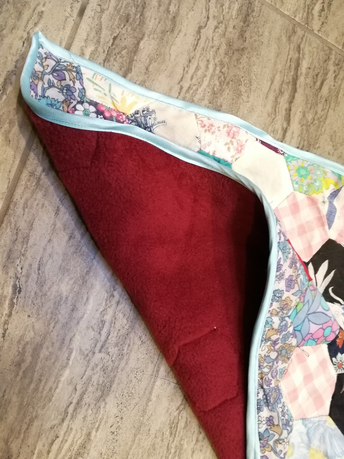 Trapunta patchwork esagonale per letto singolo foto 4