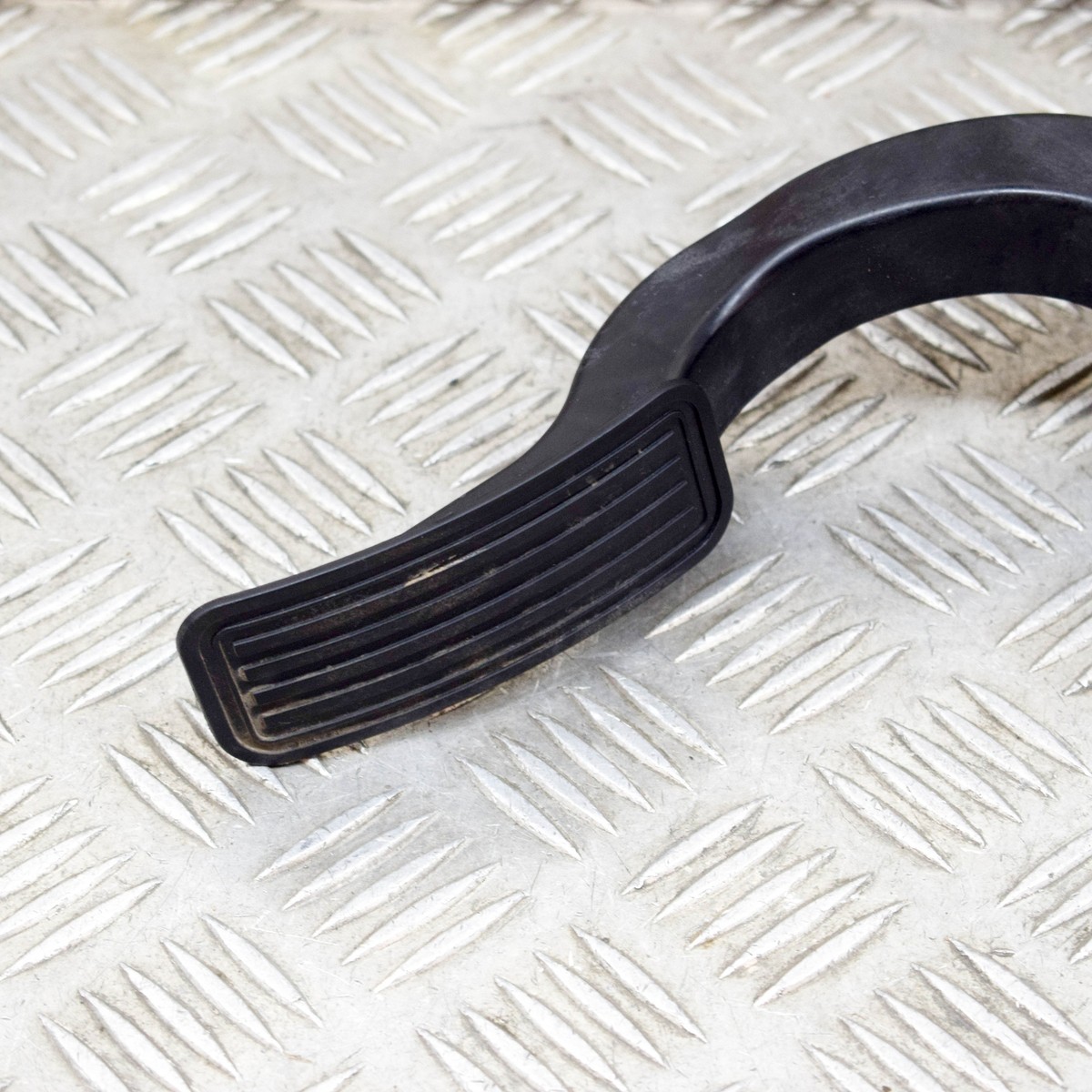 TESLA MODEL 3 Accelerator Pedal RHD C-G2112-175643 G2108C