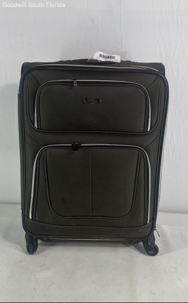 Kenneth Cole Reaction Green Rugged Roamer Dobby Softside Carry-On Luggage