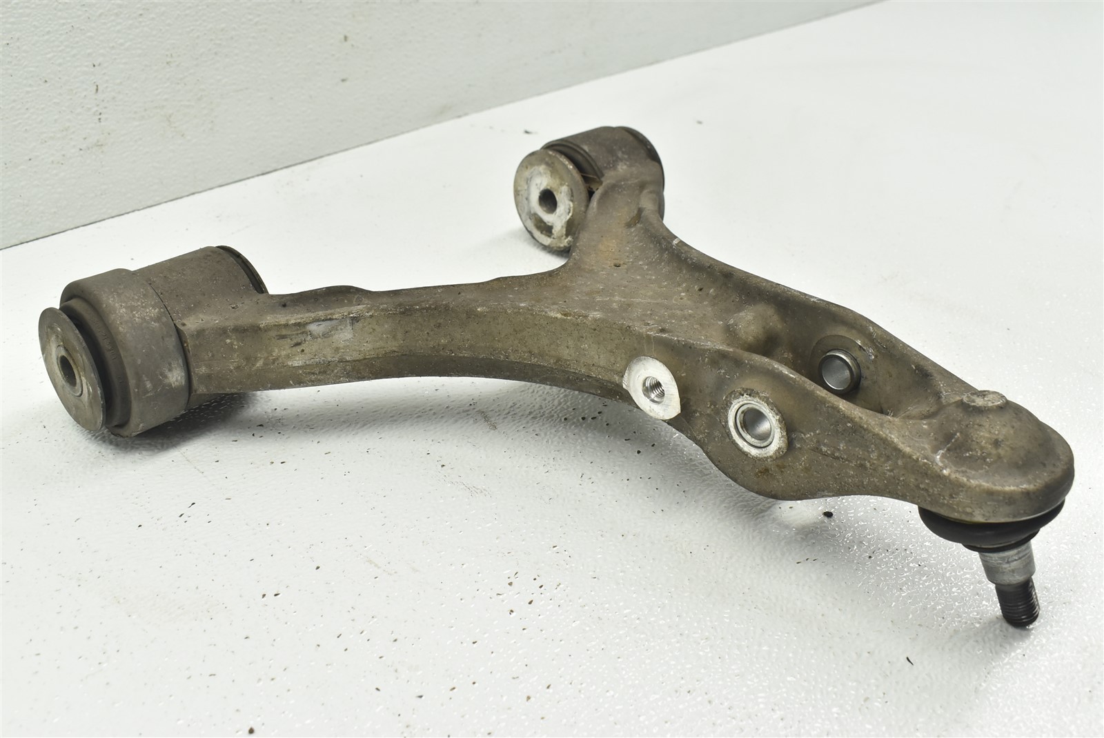 2005-2008 Maserati Quattroporte Control Arm Front Lower Left Driver LH 05-08