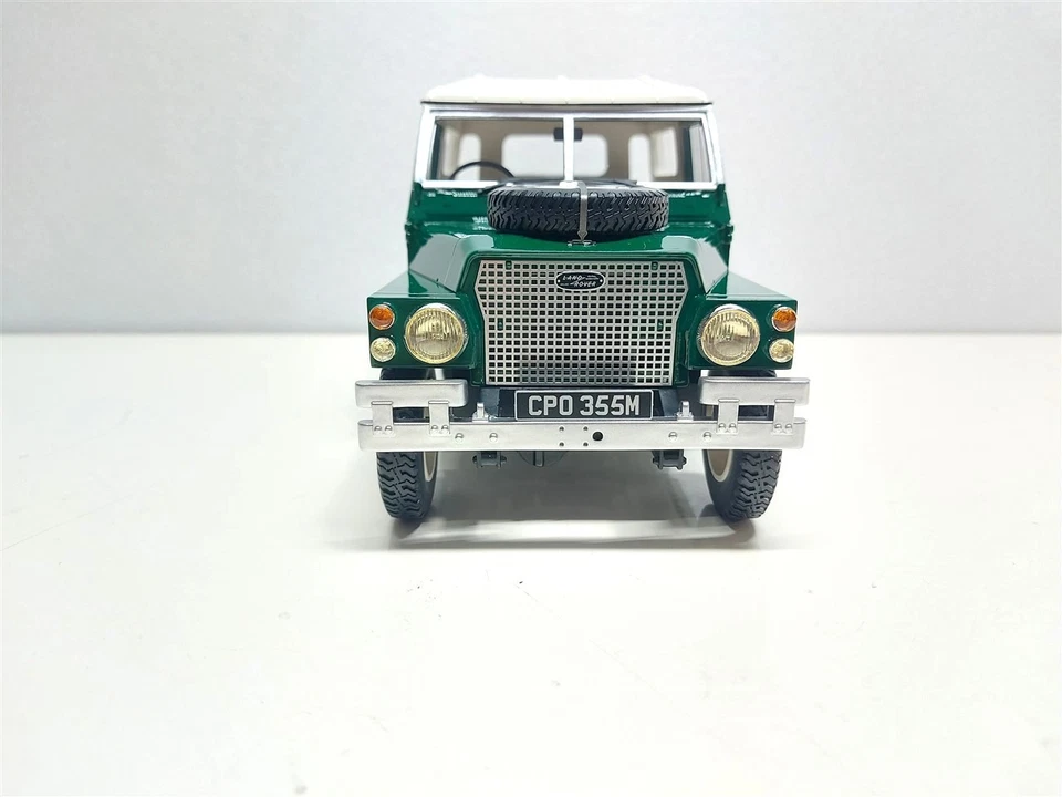 Land Rover Lightweight III Serie Verde del 1973 - 1/18 Bos-Models Limited 300 pc - Immagine 2 di 4