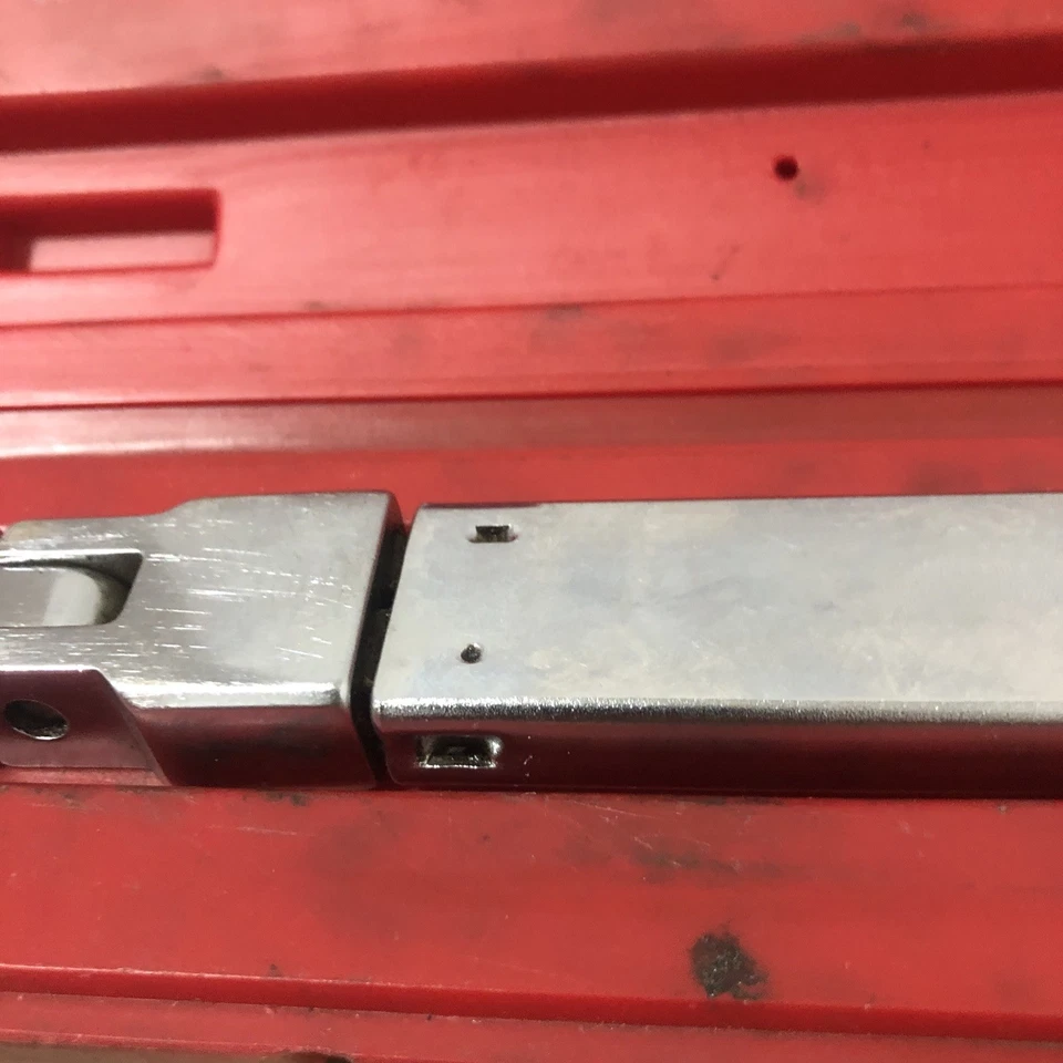 "Llave dinamométrica Snap-On TQFR 100 1/2"" accionamiento a presión". Gama de 20-100 pies-lb Foto 3 de 4