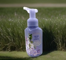 Bath Body Works Foaming Hand Soap- Fresh Cut Lilacs 8.75 fl oz