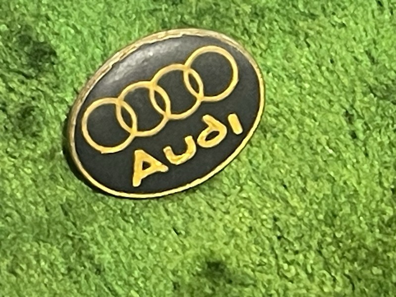 Vintage Audi Luxury Sports Car Gold Tone And Navy Blue Car Logo Lapel/pin