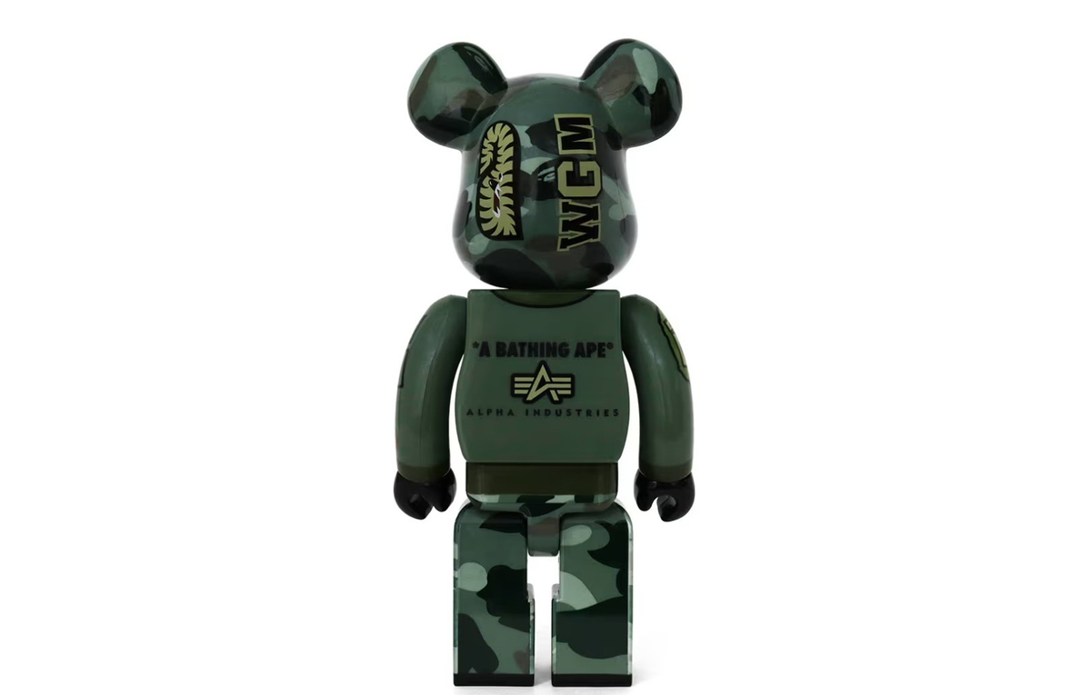 MEDICOM TOY - BAPE® x ALPHA x BE@RBRICK 100% &amp; 400% BE@RBRICK | 100%/400% Bearbrick BAPE X Alpha Industries