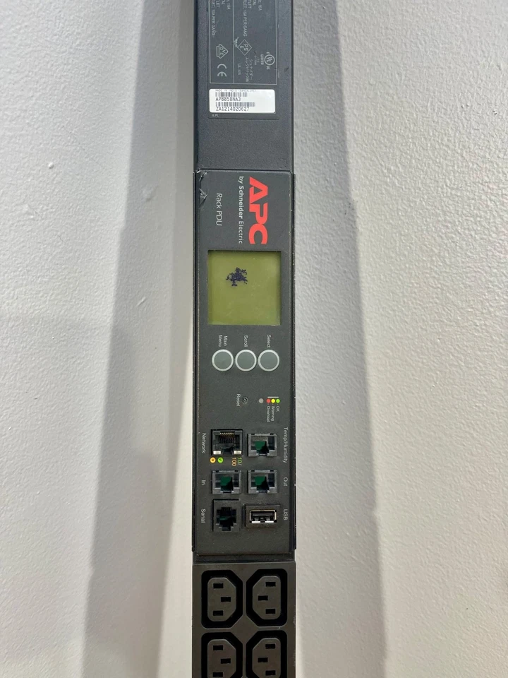 APC AP8858NA3 PDU 2G METERED RACK ZEROU for parts - Image 3 of 4