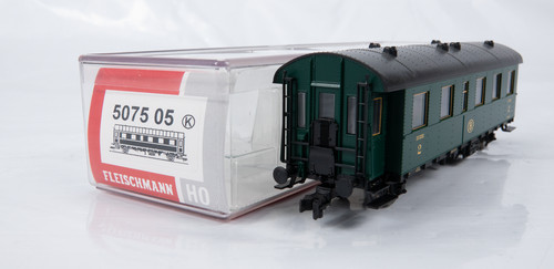 Fleischmann 507505 Personenwagen 2. Kl. Serie 27 der SNCB, sehr guter Zustand | Condition: Gebraucht