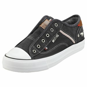 laceless black trainers