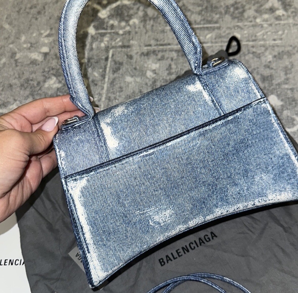 エレガント バレンシアガ ハンドバッグ HOURGLASS デニム Bロゴ Balenciaga Hourglass Small Handbag Bb Monogram Denim | Saks