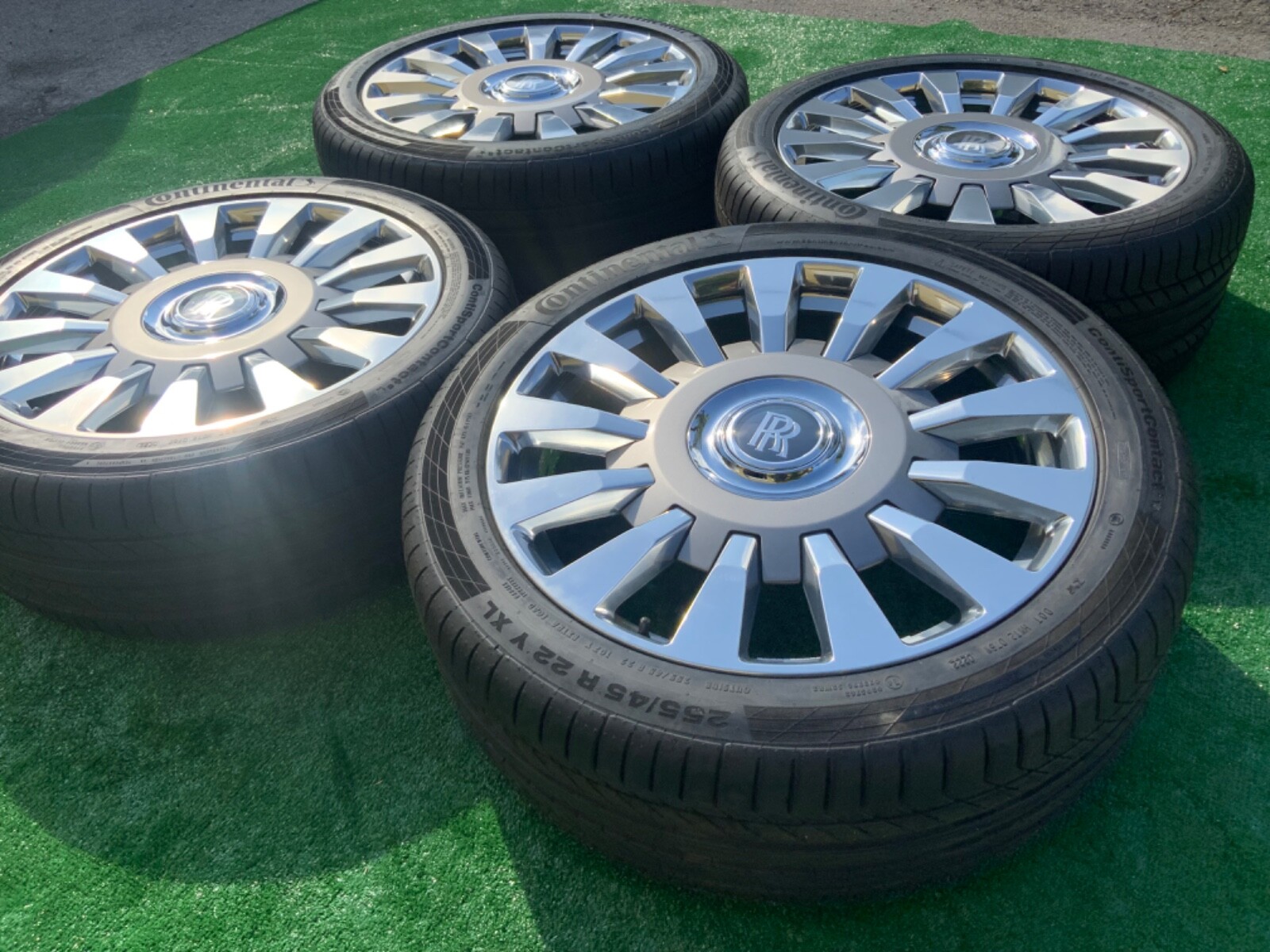 REAL ROLLS ROYCE PHANTOM VIII OEM WHEEL AND TIRE PACKAGE CULLINAN