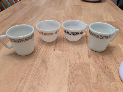 Set of 4 Vintage Pyrex Corning Ware Tea Coffee Cups Mugs