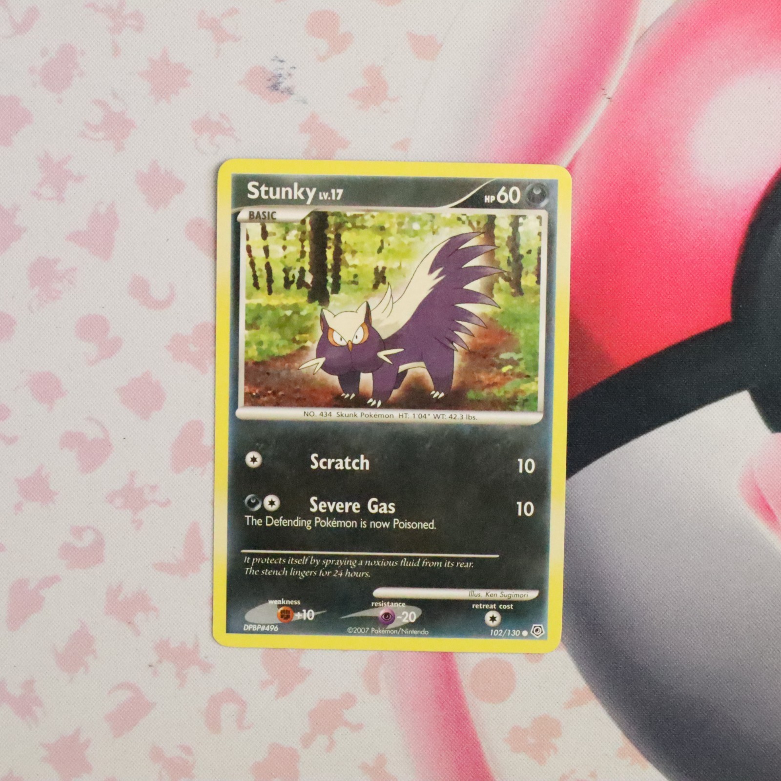 Stunky (102/130) Diamond & Pearl NM - Vintage Pokemon Card