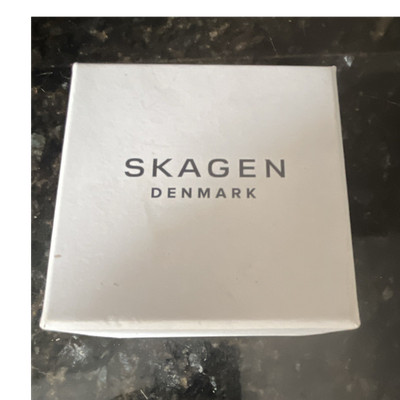 Skagen Square Analog Wristwatch Silver Mesh Band Mother of Pearl Dial w/ Box