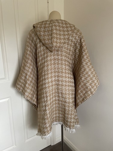 NEW Sussan Women’s One Size Houndstooth Hooded Knit Cape - Picture 10 of 12