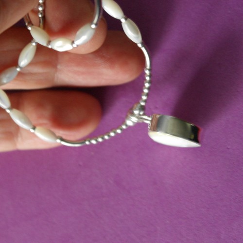 Beautiful Necklace With Silver And Mother Of Pearl 15" Inc.Long + Pendant - Picture 4 of 10