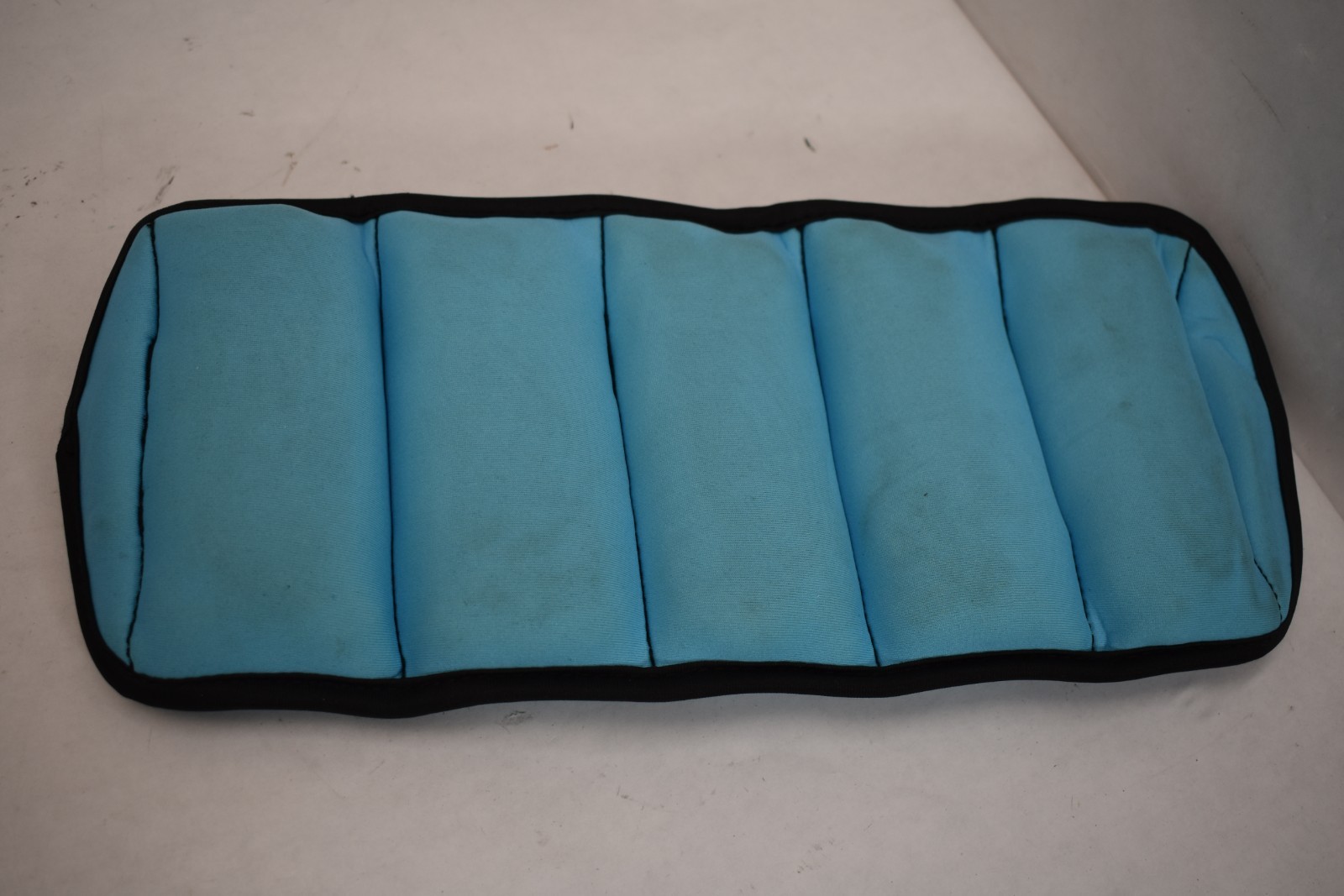 Sportneer Adjustable Ankle Weights 1 Pair 1-5 lbs Per Leg Weight Black & Blue