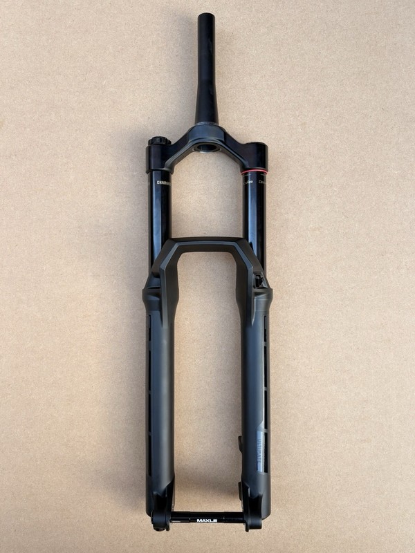 Brand New 2026 RockShox Zeb Ultimate 29 170mm Charger 3.1 Black