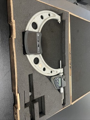 Mitutoyo 5 -6  Micrometer 