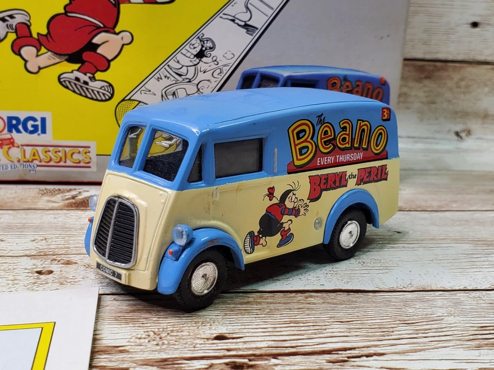 Corgi Comic Classics #98960 Beano - Biffo the Bear & Beryl the Peril Morris Vans - Image 3 of 4