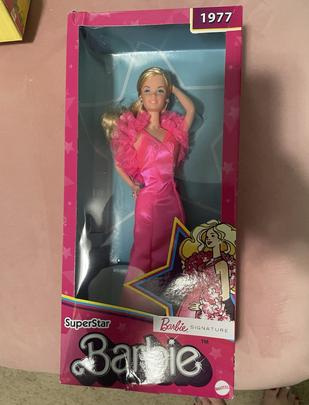 Mattel Barbie Signature Superstar 1977 HBY11 12in Collector Doll Unopened