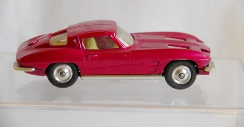 Corgi Chevrolet Corvette Sting Ray 310 Vintage Model