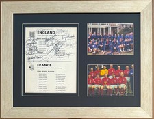 England 1966 mehrfach handsigniertes Teamboge...