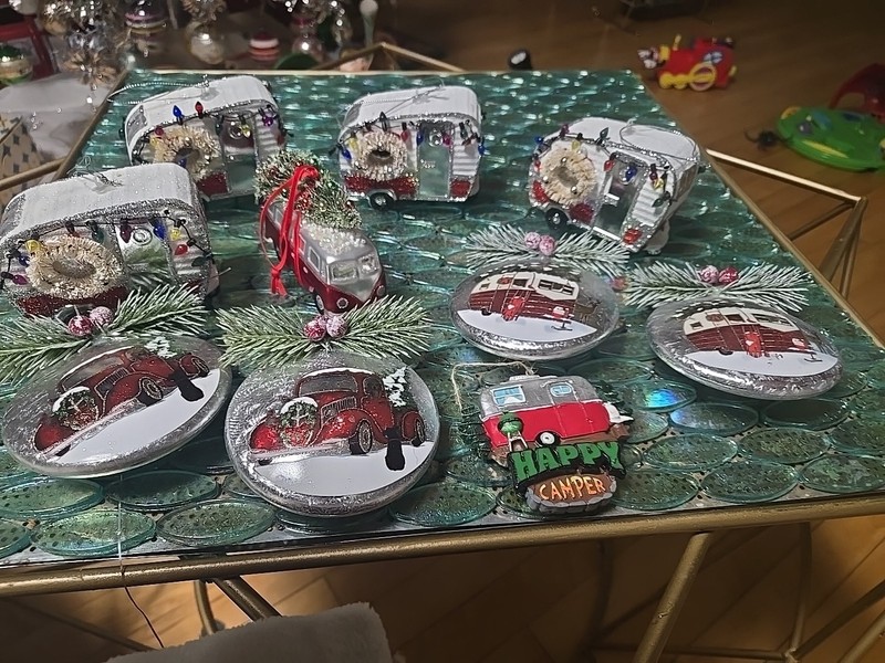 10 Retro Style Camper Christmas Ornaments Truck & Van Unbreakable/Glass/Unknown 