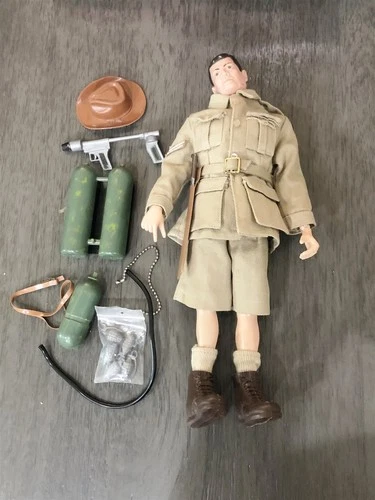 1960s GI JOE AUSTRALIAN JUNGLE FIGHTER FORIEGN HEAD FIG & ACCESSORIES NICE