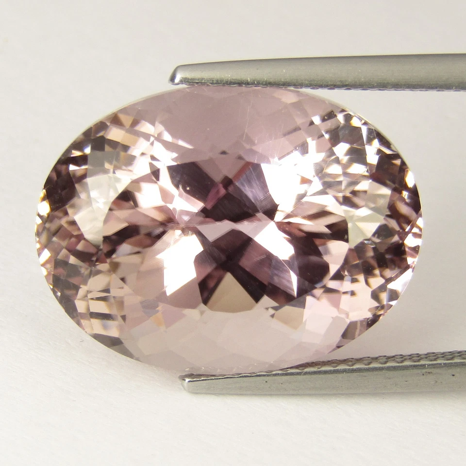 23.93Cts Ravishing Natural Kunzite 20x15.3x11.8mm Oval Gemstone From Afghanistan - Image 4 of 4