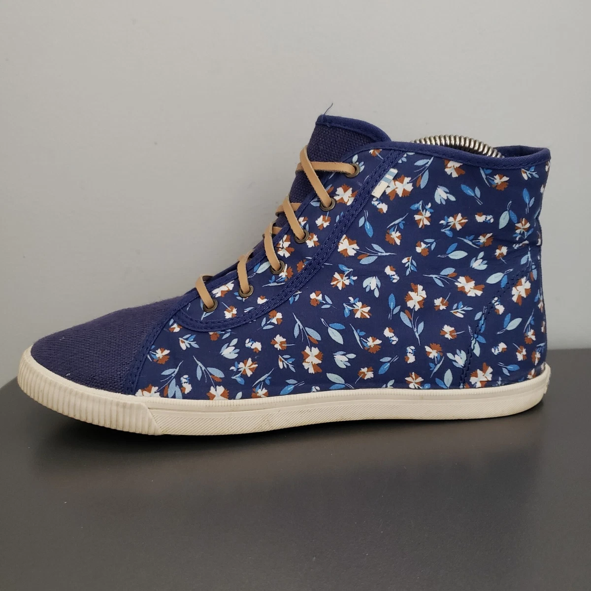 TOMS \