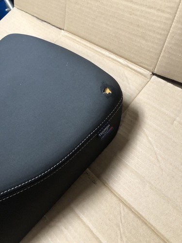 Triumph Tiger 900 2020 Heated Drivers Seat / 2310123 / Minor Damaged - Picture 5 of 11