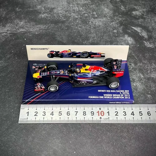 Minichamps 1/43 Infiniti Red Bull Racing RB9 F1 Ganador GP de India 2013 S. Vettel - Imagen 11 de 13