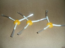 New 3 pack Roomba 500 600 700 Series Side Brush 530 550 560 770 780 760 555 620