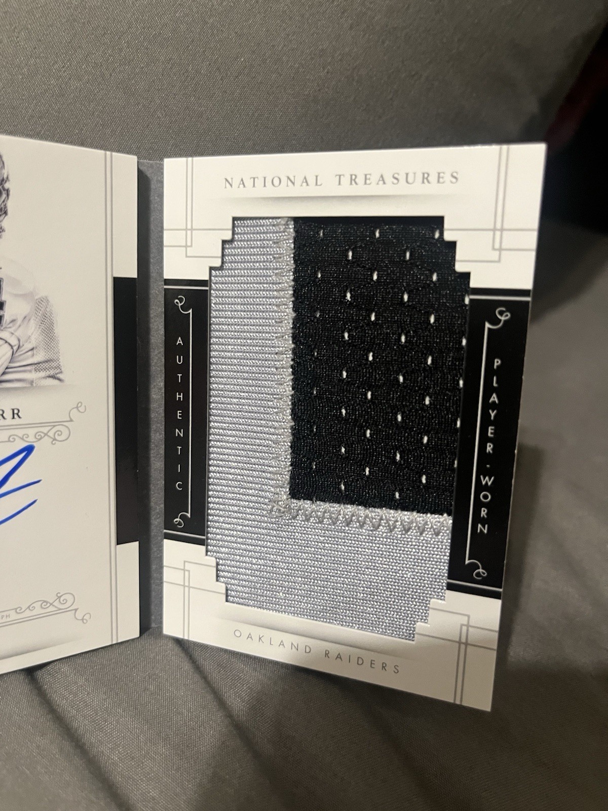 2014 National Treasures Derek Carr Jumbo Rookie Signatures Auto Booklet /99 view 3