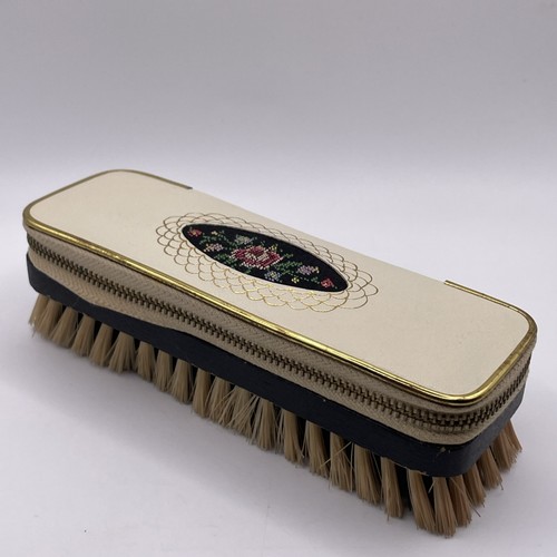 VTG 50s Leather Gold Zip Travel Lint Brush Sewing Set Floral Original Thread mcm