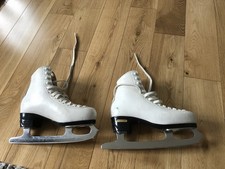 Risport child&rsquo;s Ice skates Made in Italy  size 3 Colour white