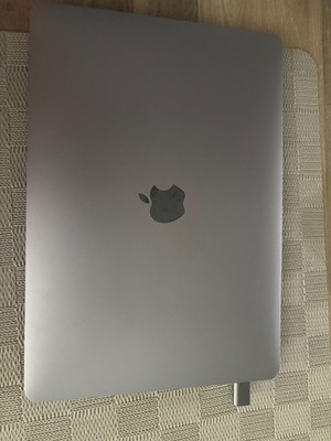 Apple MacBook Pro 13 Zoll (512GB SSD, Intel Core i5 10. Gen, 3,80GHz, 16GB)...